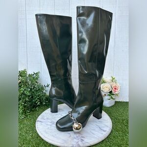 Longchamp Ball Chain
Boot ALL Leather Green Fir
Neutral size Uk 39 US 8.5 NEW